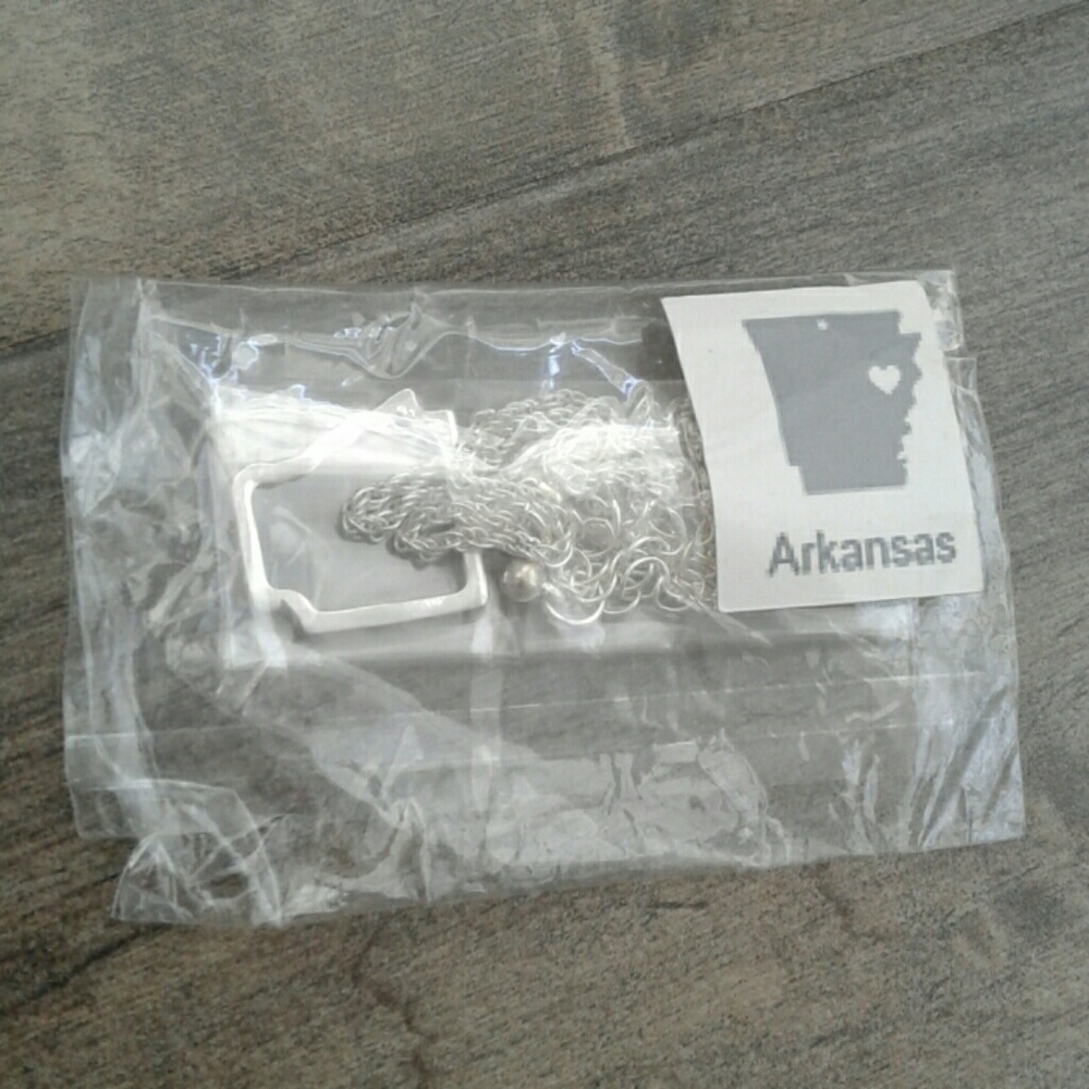 Brand new Arkansas shape state necklace silver